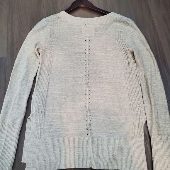 A&F v neck sweater (xs) - Picture 6 of 12